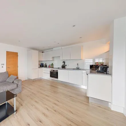 Image 1 - Parkview Apartments, Chrisp Street, Bow Common, London, E14 6ET, United Kingdom - Apartment for rent
