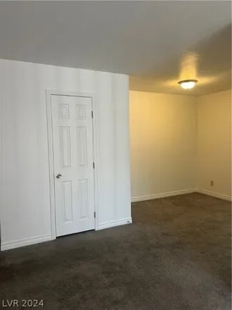 Image 4 - 5142 West Harmon Avenue, Spring Valley, NV 89103, USA - Condo for rent