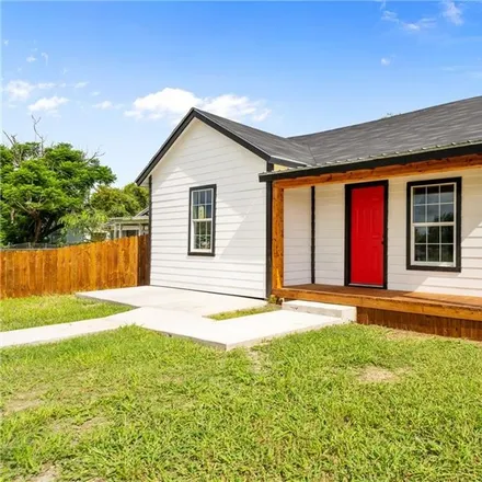 Buy this 3 bed house on 430 East Ella Avenue in Kingsville, TX 78363