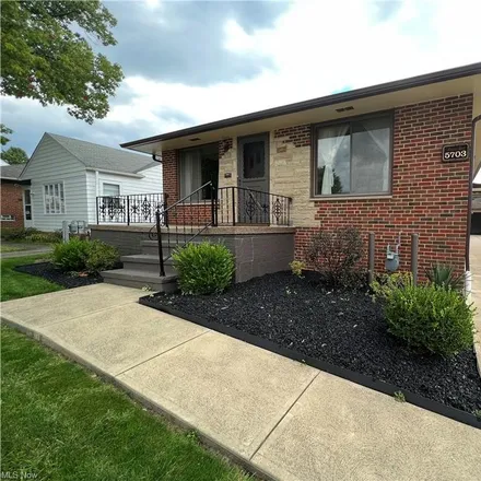 Image 3 - 5703 Belmere Drive, Parma, OH 44129, USA - House for sale