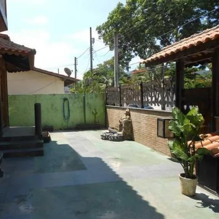 Buy this 3 bed house on Rua Reporter Cesar Donadel in Maravista, Niterói - RJ