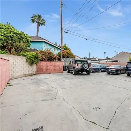 Image 2 - 1654 Stanley Avenue, Long Beach, CA 90804, USA - House for sale