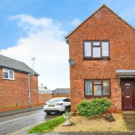 Buy this 3 bed house on Old School Walk in Slip End, LU1 4DY