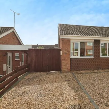 Buy this 2 bed house on Lowes Avenue in Warwick, CV34 5UB