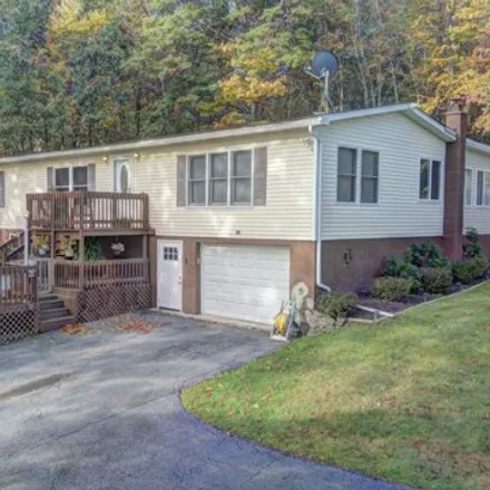 Buy this 3 bed house on 147 Meadlake Court in Pike County, PA 18428