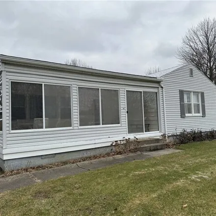 Image 2 - 3231 Grill Road, New Franklin, OH 44216, USA - House for sale