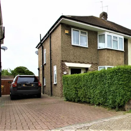 Rent this 3 bed duplex on Crossway in London, HA4 0SD
