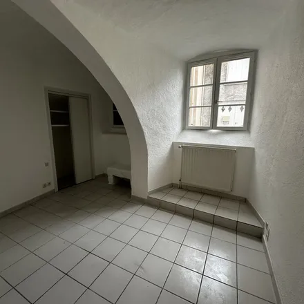 Image 4 - 9 Rue du Marché, 43100 Brioude, France - Apartment for rent