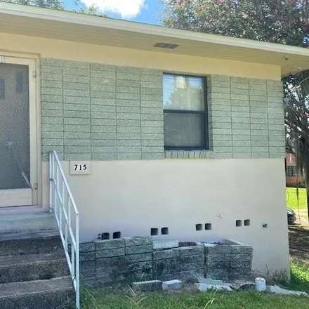 Rent this 2 bed townhouse on 717 North Gadsden Street in Tallahassee, FL 32303