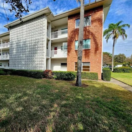 Rent this 2 bed condo on 5150 10th Avenue North in Saint Petersburg, FL 33710