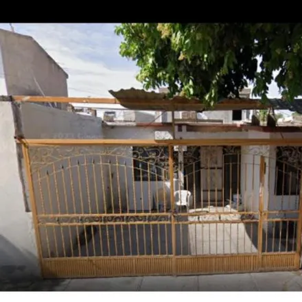 Buy this 2 bed house on Calzada Huachichiles in 27100 Torreón, Coahuila