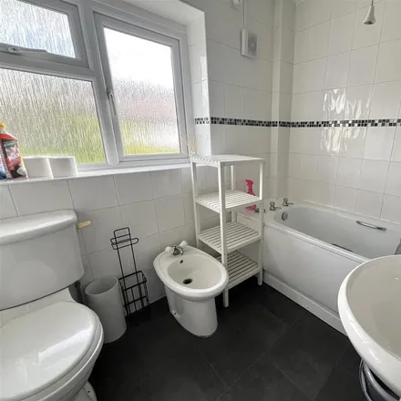 Image 5 - Queen Elizabeth Road, Nuneaton, CV10 9BN, United Kingdom - House for rent