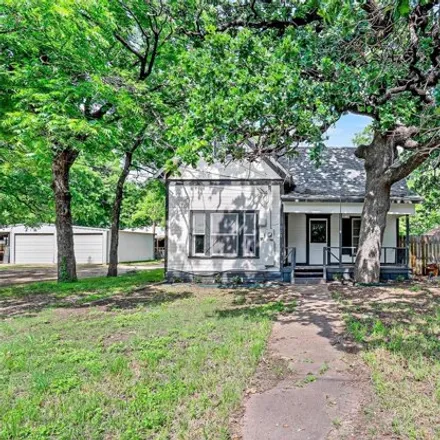 Buy this 2 bed house on 707 South Robinson Street in Cleburne, TX 76031