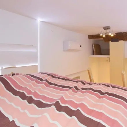 Rent this 1 bed apartment on Madrid in Calle de Buenavista, 32
