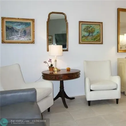 Image 6 - 1934 South Ocean Walk Lane, Lauderdale-by-the-Sea, Broward County, FL 33062, USA - Condo for sale