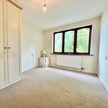 Image 4 - Kennerley Road, Heaviley, Bramhall, SK2 6EY, United Kingdom - Apartment for sale