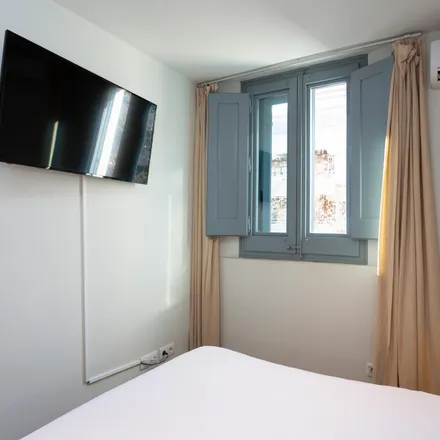 Image 3 - Carrer del Doctor Roux, 08001 Barcelona, Spain - Apartment for rent