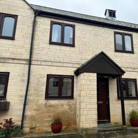 Rent this 3 bed townhouse on Fitzmaurice Primary School in Fitzmaurice Place, Bradford-on-Avon