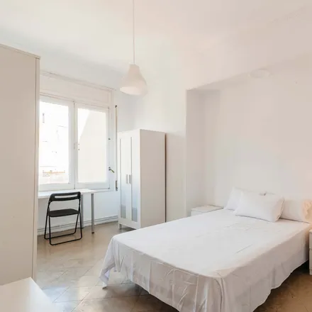 Rent this 14 bed room on Avinguda Diagonal in 578, 08021 Barcelona