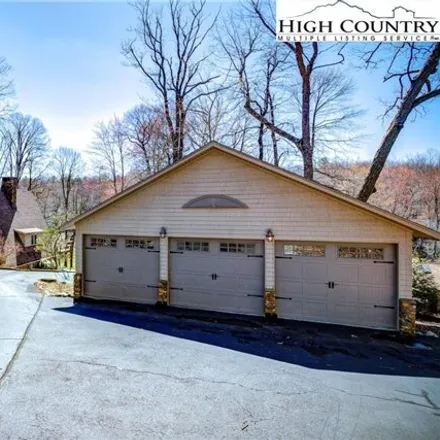 Image 3 - 1259 Ridge Road, High Meadows Estates, Alleghany County, NC 28627, USA - House for sale
