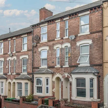 Rent this 6 bed townhouse on 25 Claypole Road in Nottingham, NG7 6AB
