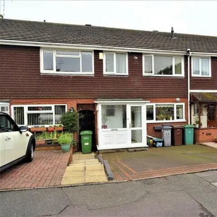 Rent this 2 bed townhouse on The Orchards in Monkspath, B90 4HP