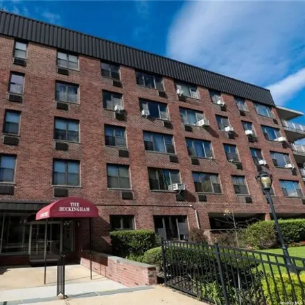 Buy this studio apartment on The Buckingham in 124 Smith Street, Village of Freeport