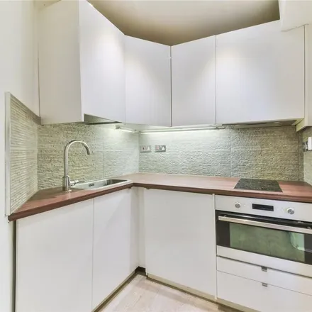 Rent this studio apartment on 123-125 Gloucester Place in London, W1U 6JZ