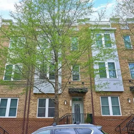Buy this 5 bed house on 1132 South Lincoln Street in Arlington, VA 22204