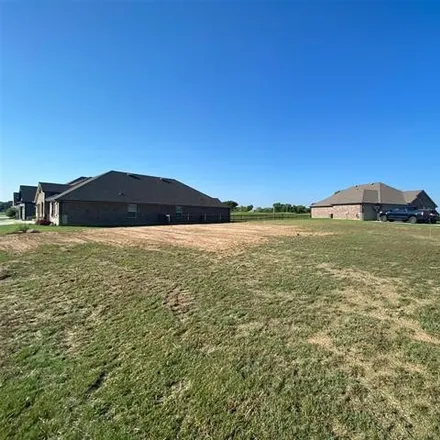 Buy this studio house on South 282nd East Avenue in Coweta, OK 74429