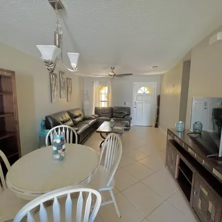 Image 6 - 748 Luminary Circle, Melbourne, FL 32901, USA - Townhouse for rent