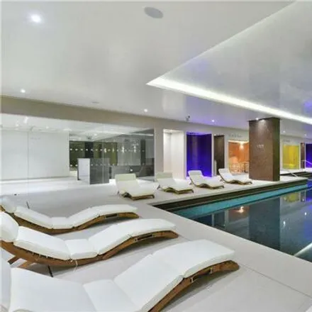Image 2 - Sterling Mansions, 75 Leman Street, London, E1 8EY, United Kingdom - Apartment for sale
