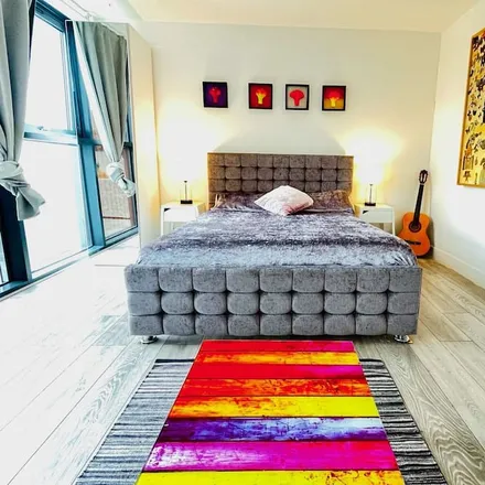 Rent this 2 bed apartment on London in E1 6SA, United Kingdom