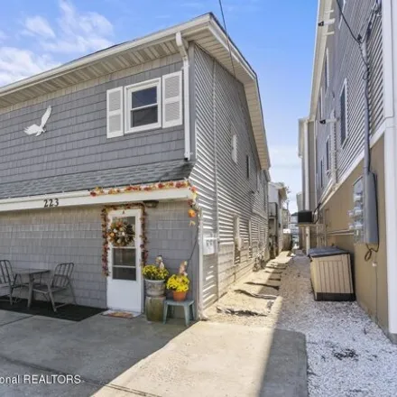 Buy this 9 bed house on ARMY-NAVY SURPLUS in Hamilton Avenue, Seaside Heights