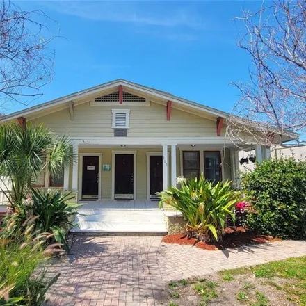 Rent this 3 bed apartment on 137 South Westland Avenue in Amelia, Tampa