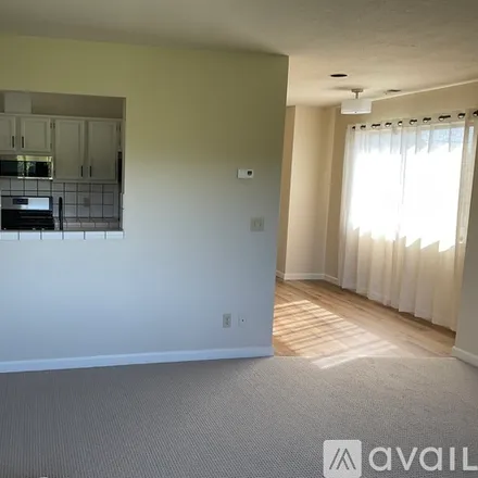 Image 3 - 555 Willow Ave, Unit 0 - Townhouse for rent