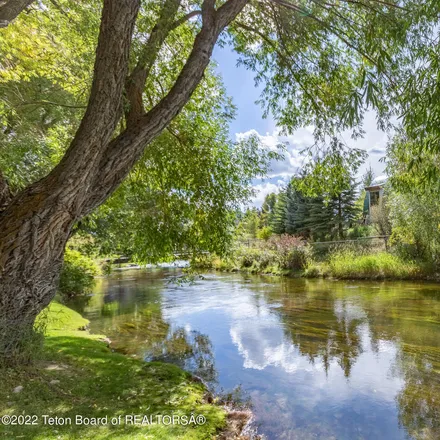 Image 1 - Inn on the Creek, 295 North Millward Street, Jackson, WY 83001, USA - Condo for sale