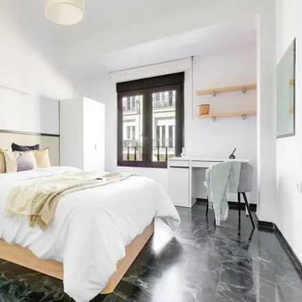 Rent this 4 bed room on Carrer de Sogorb in 9, 46002 Valencia