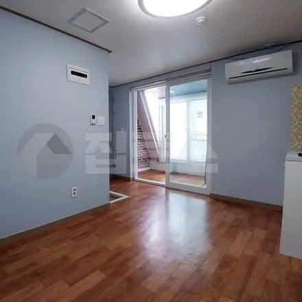 Rent this studio apartment on 서울특별시 강남구 도곡동 413-11