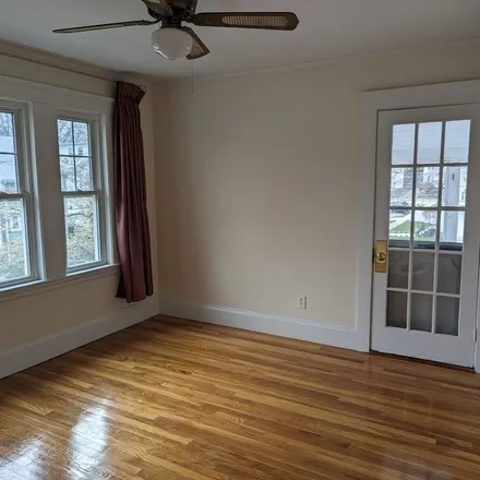 Image 4 - 26;28 Harvard Road, Belmont, MA 20478, USA - Apartment for rent