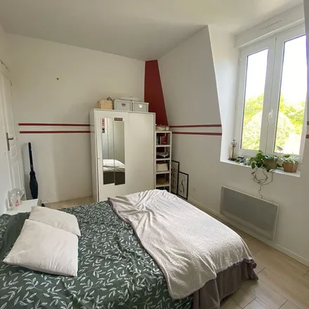 Rent this 2 bed apartment on 42 Rue des Mûres in 91540 Mennecy, France