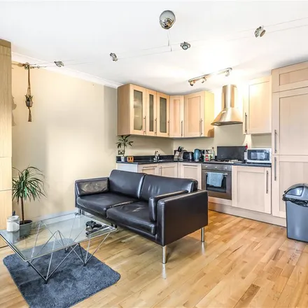 Rent this 1 bed apartment on Tanner Street in London, SE1 2XJ