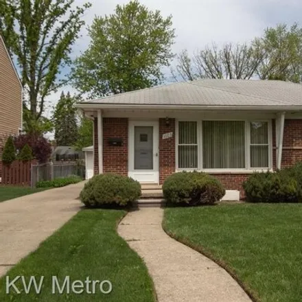 Buy this 3 bed house on 1603 Ottawa Dr in Royal Oak, Michigan