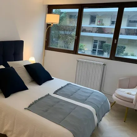 Rent this 3 bed apartment on 92300 Levallois-Perret