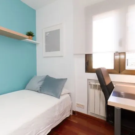 Rent this 3 bed room on AutoEscuela Balmaseda in Calle del Empecinado, 28803 Alcalá de Henares