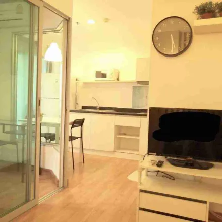 Rent this 1 bed apartment on Kluai Nam Thai Road in Khlong Toei District, 10110