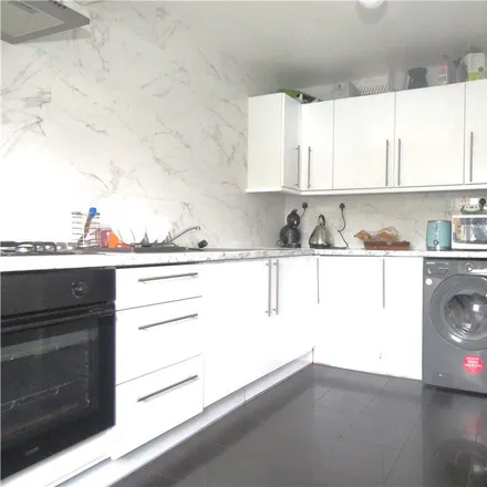 Image 5 - Charles Coveney Road, London, SE15 5JN, United Kingdom - Townhouse for rent