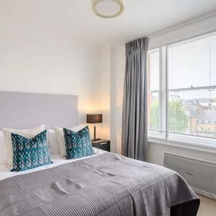 Image 5 - 39 Hill Street, London, W1J 5LX, United Kingdom - Apartment for rent
