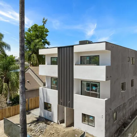 Buy this studio townhouse on Kingdom Hall of Jehovah's Witnesses in Erwin Street, Los Angeles