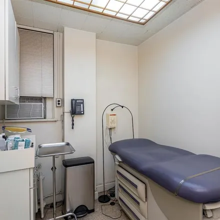 Image 2 - 5 EAST 84TH STREET MEDICAL in New York - House for sale